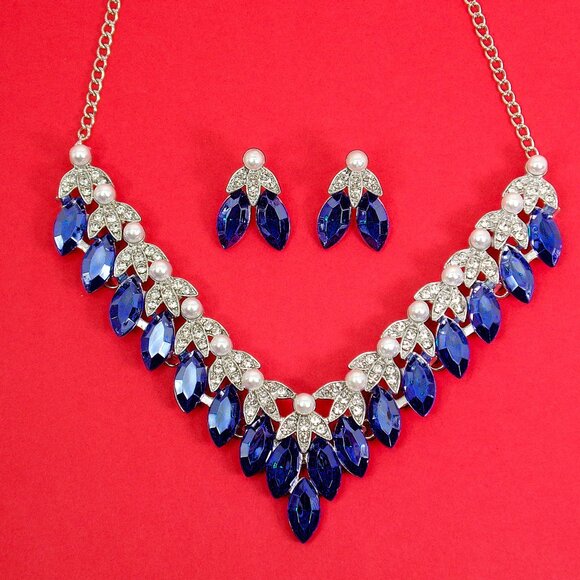 Blue crystal and white pearl necklace and earring set with marquise crystals - Picture 6 of 10